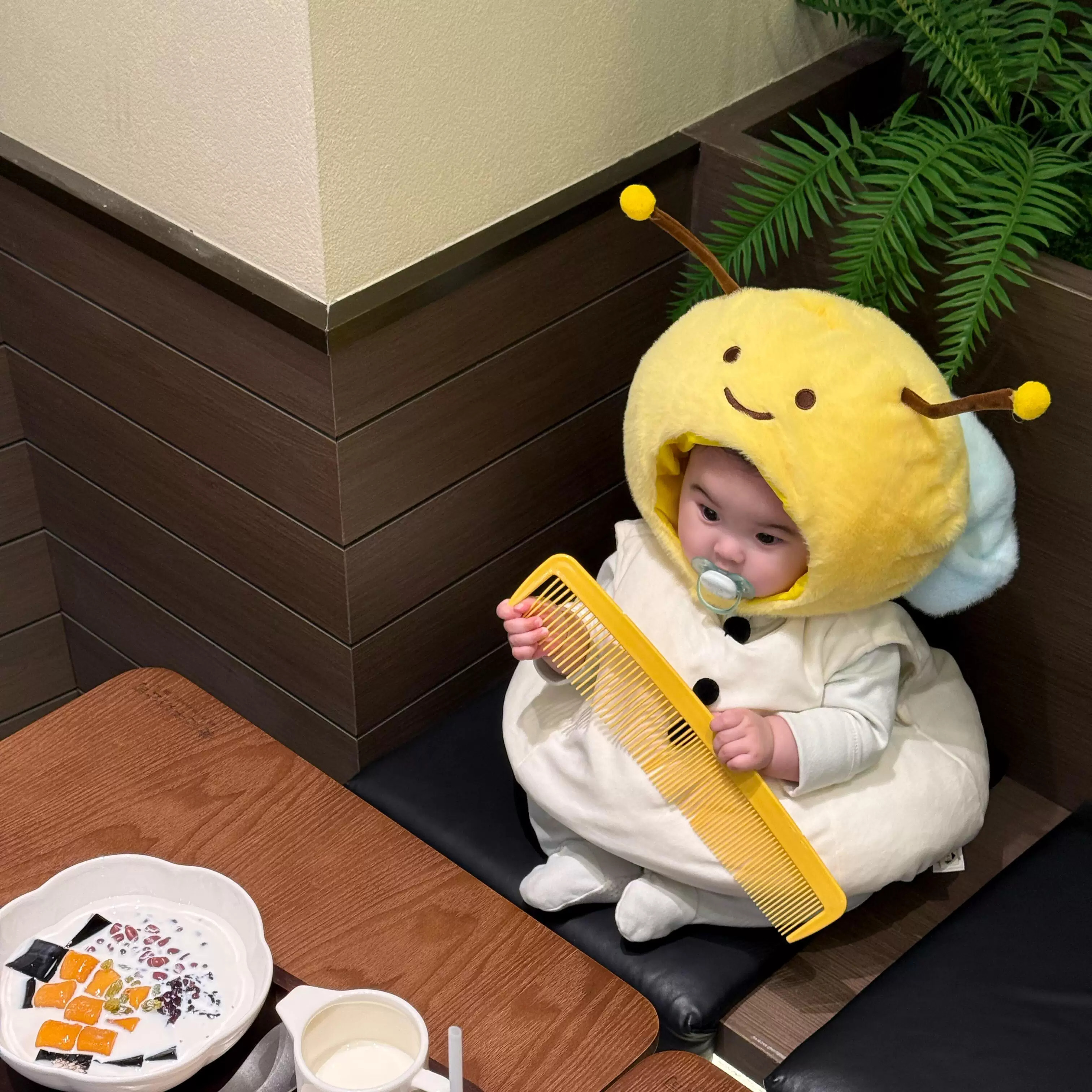 小蜜蜂儿童帽子立体毛绒PP棉填充可爱高颜值拍照道具幼儿蜜蜂头套