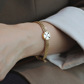 ZOXI轻奢小众白贝四叶草手链女2025年新款 网红福牌蛇骨链手饰品