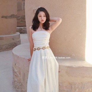 新疆敦煌旅游穿搭衣服埃及摩洛哥迪拜异域风沙漠度假抹胸白色长裙