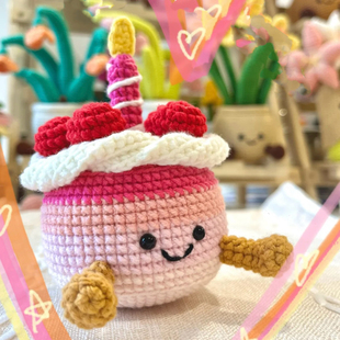 钩针钩织毛线牛角娃娃生日蛋糕收纳盒玩偶手工diy材料包自制礼物