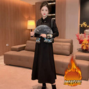 新中式 马甲 盘扣刺绣连衣裙女2025冬黑色A字裙高级感百搭长裙套装