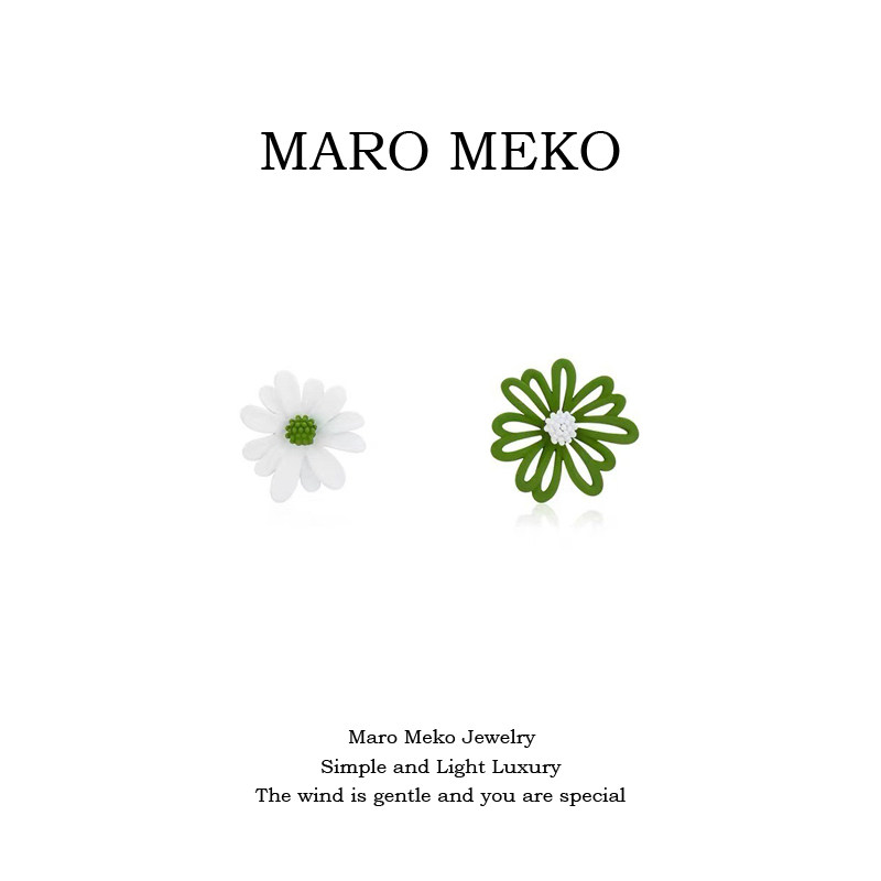 Maro Meko夏季多巴胺彩色小雏菊不对称耳钉度假风花朵耳环耳夹女