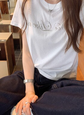 2025夏季新款独特字母印花上衣复古深蓝色正肩修身显瘦短袖T恤女