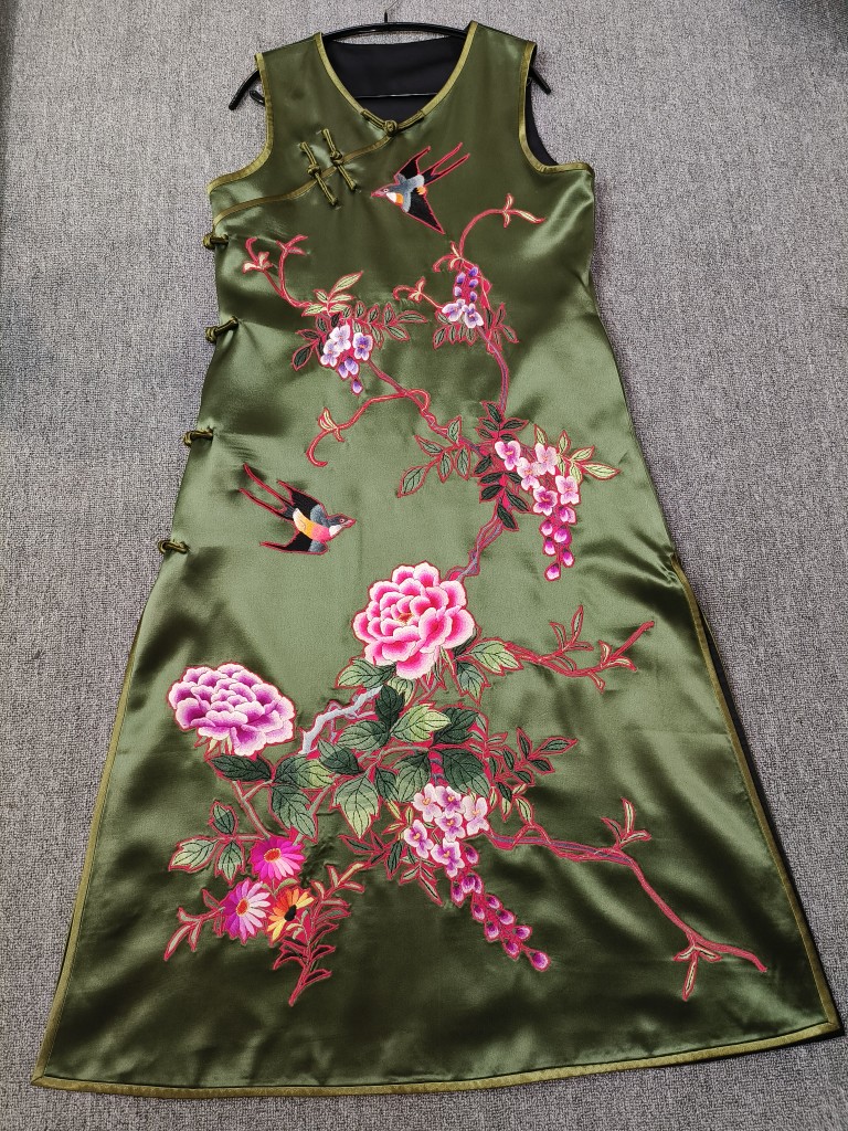 复古国潮手工精品老绣中长款坎肩连衣裙复古手绣盘扣圆领旗袍可定