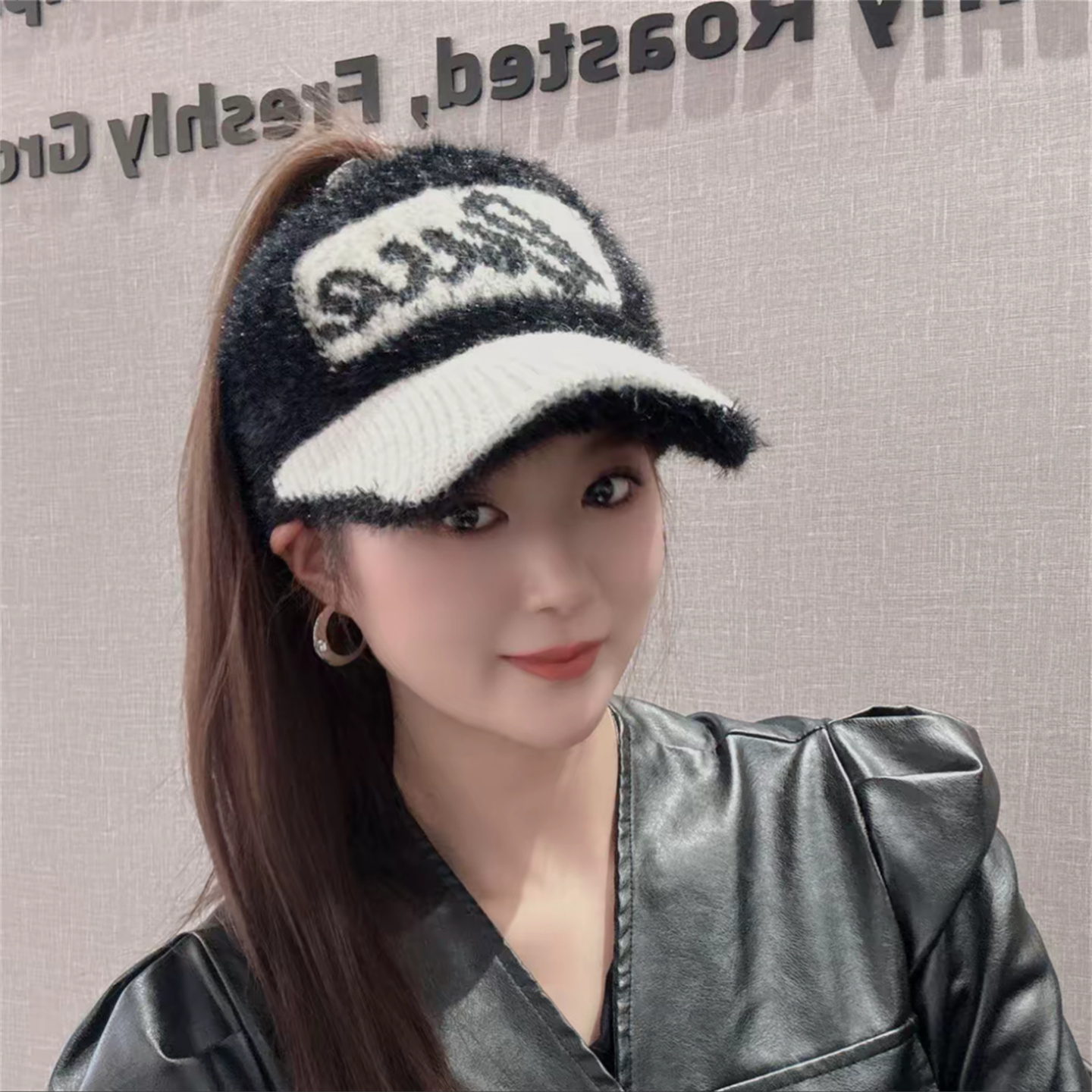 秋冬新款韩版字母空顶鸭舌帽保暖
