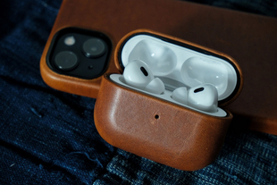 适用苹果霍尔文Horween皮革airpodspro123代简约耳机套KUDU油蜡疯马皮纯色小众蓝牙耳机壳套