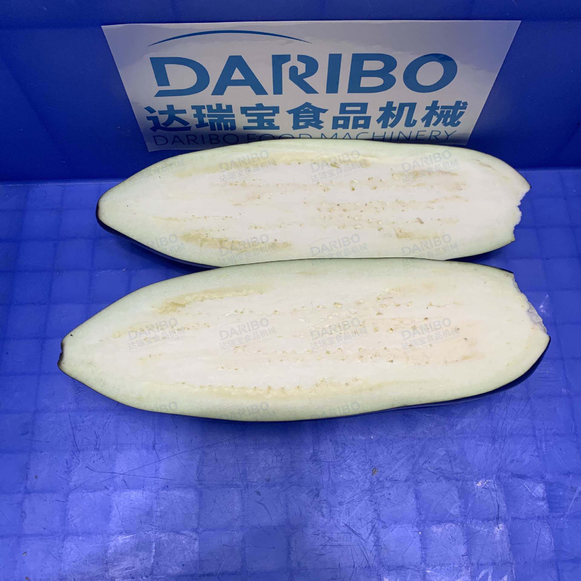 *预制菜车间用萝卜一分为二机 秋葵莴笋劈两瓣机 茄子对半开片机