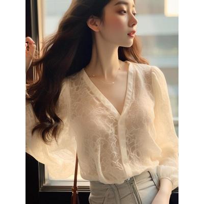 【有内衬】2025早春新款上衣法式温柔洋气漂亮米白色V领蕾丝衬衫
