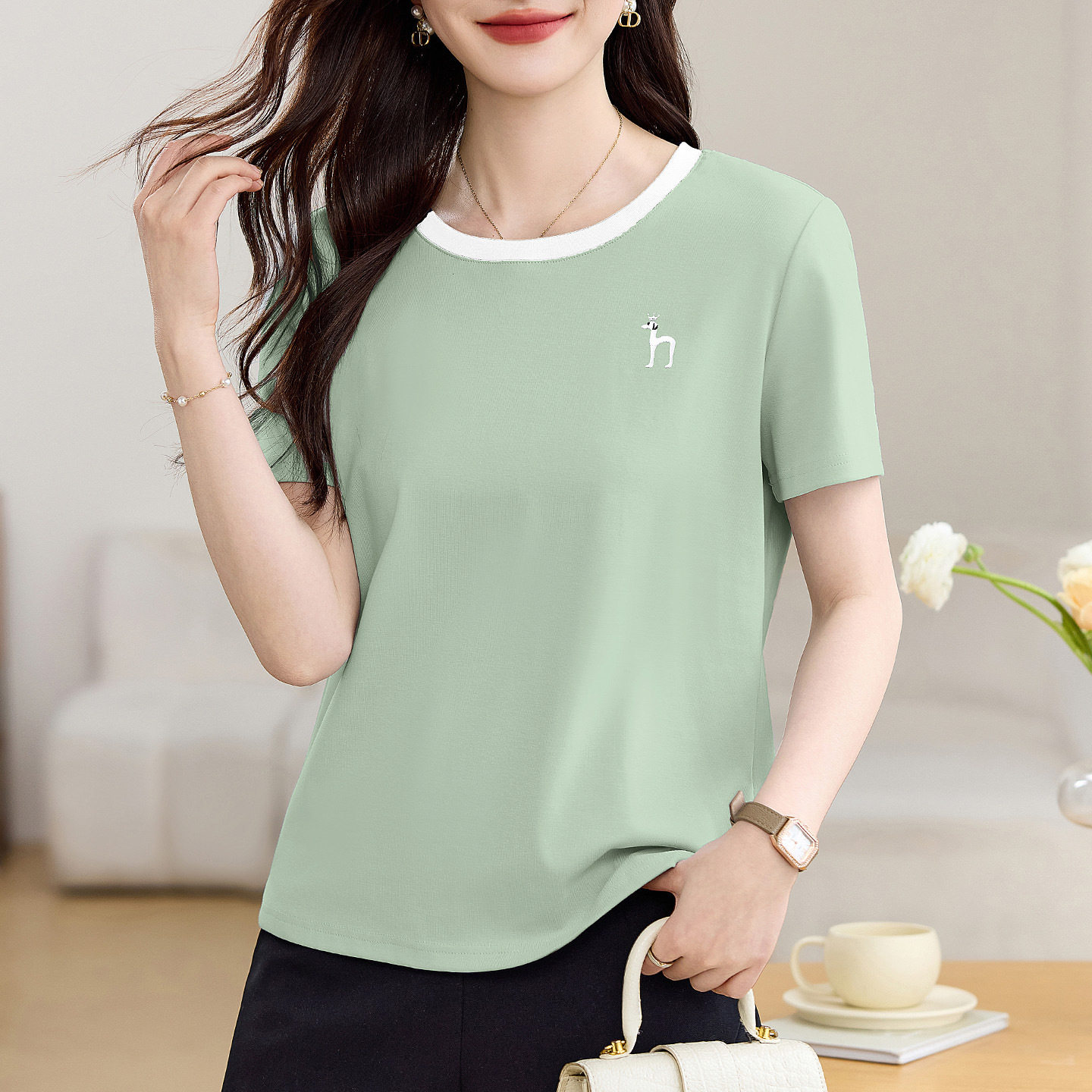 圆领白色短袖t恤女2026新款夏季爆款上衣正肩宽松半袖高端体恤衫