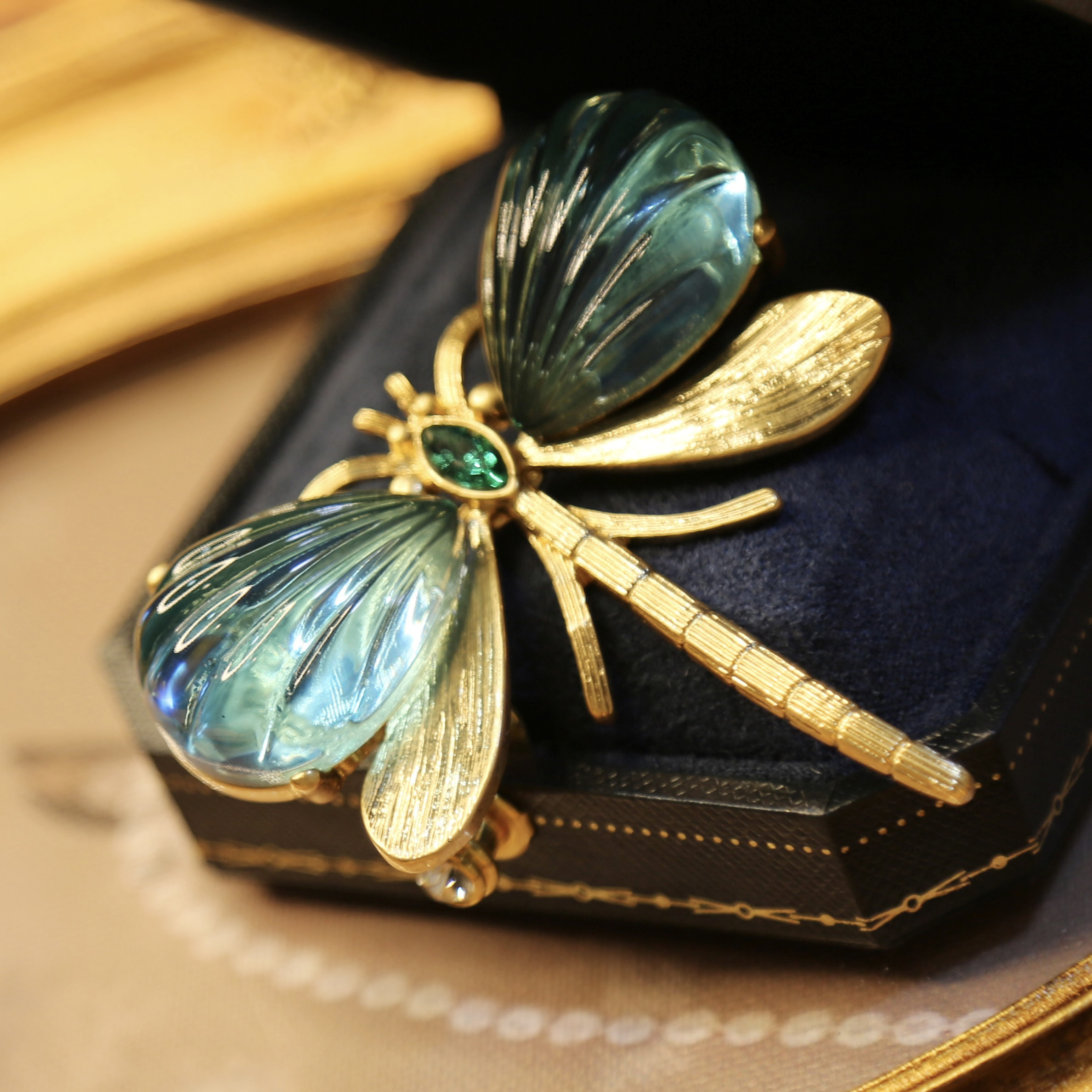 包邮黄铜镀真金蜻蜓胸针蝴蝶胸花领针中古饰品复刻vintage古董风