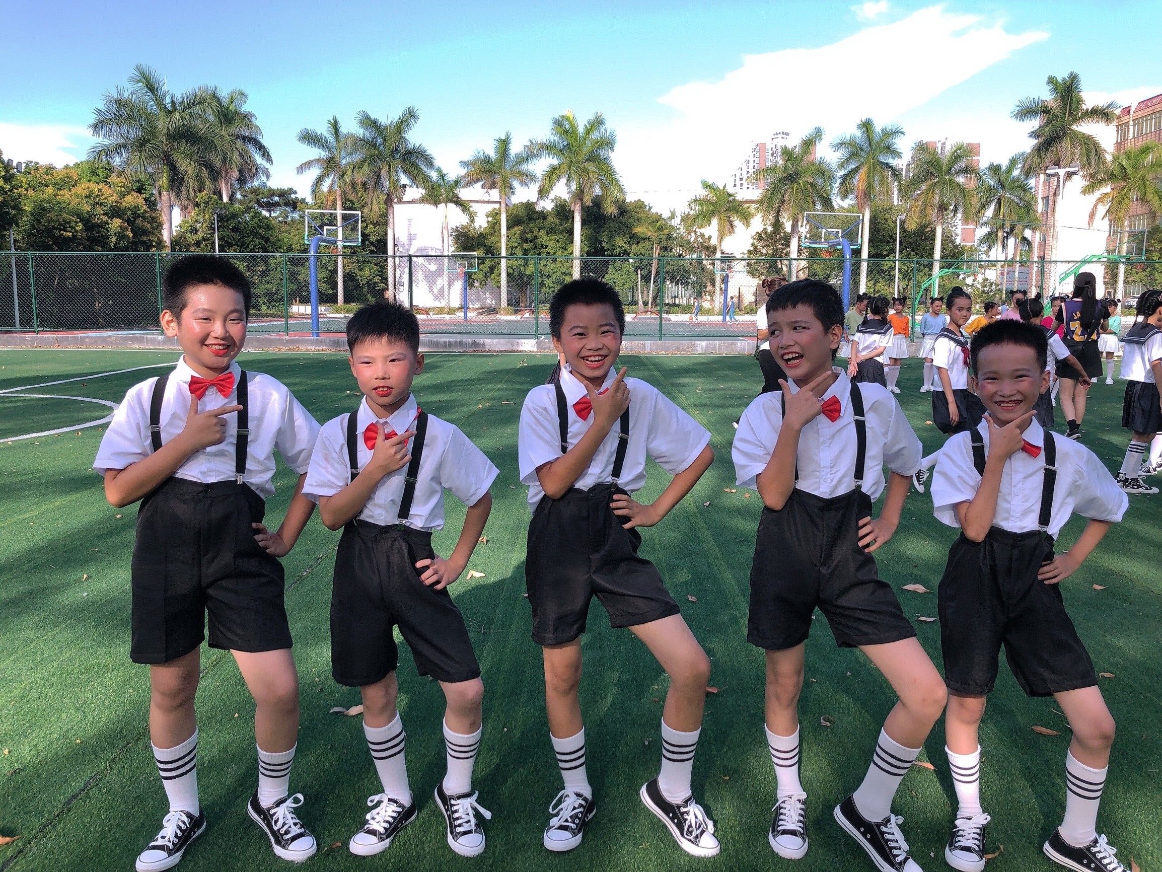 夏季儿童大合唱演出礼服男童女童白衬衫背带裤幼儿园毕业表演服装