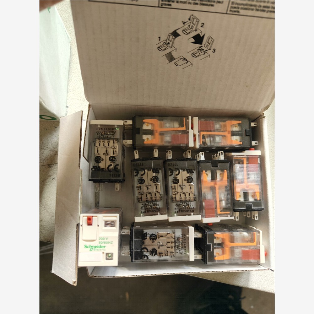 施耐德940353中间继电器RXM2AB2P7  8脚1盒 维修/咨询