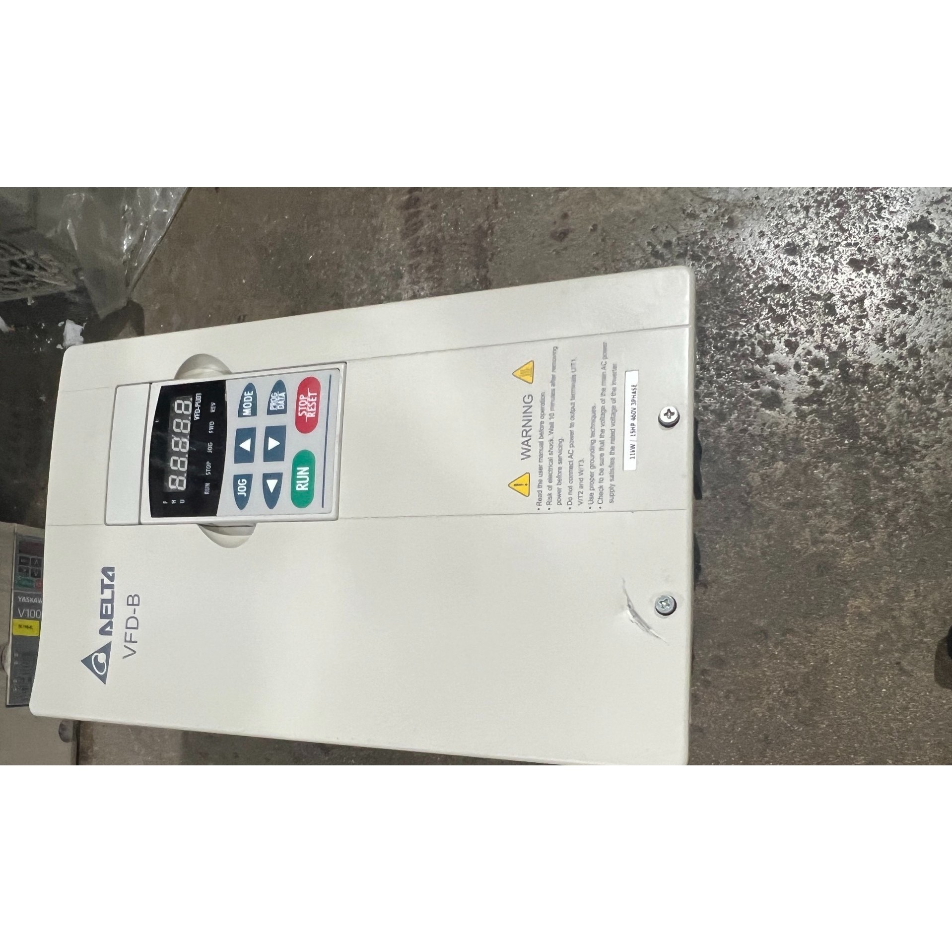 VFDB变频器11KW 实物拍摄 成色漂亮 功能完好没 备件/咨询