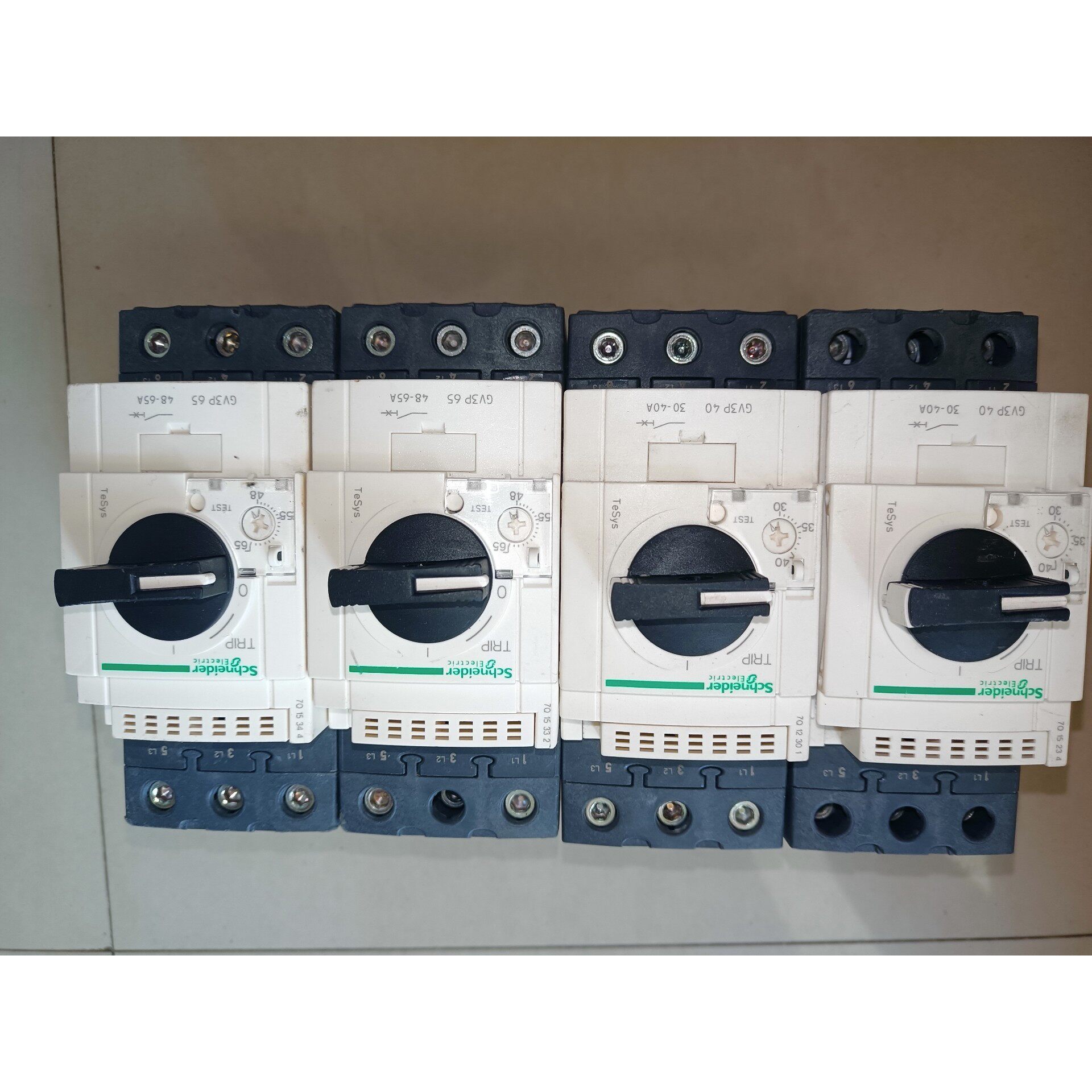 施耐德电机保护器  型号gv3p40的10台  gv3p65 备件/咨询