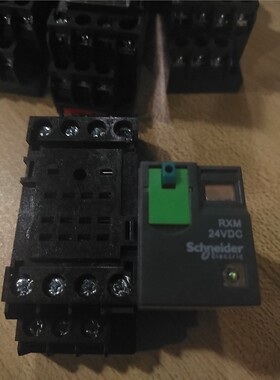 原装施耐德  中间继电 RXM4CB2BD22.5+RXZE 维修/咨询