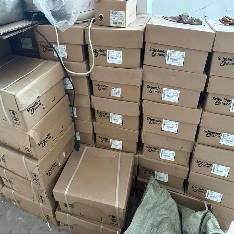 施耐德接触器 LC1D12M7C 12A 220 备件/咨询