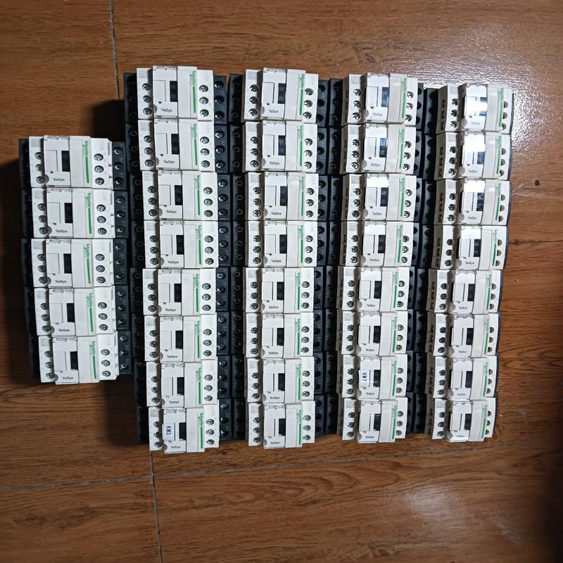 施耐德接触器LC1D18M7C 维修/咨询