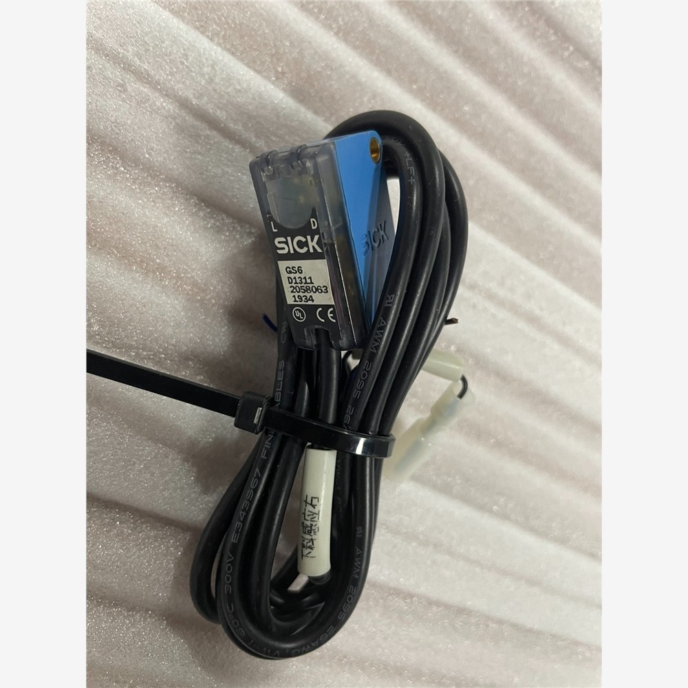西克 SICK光电传感器，GS6D1311，实物如图，有需求 备件/咨询
