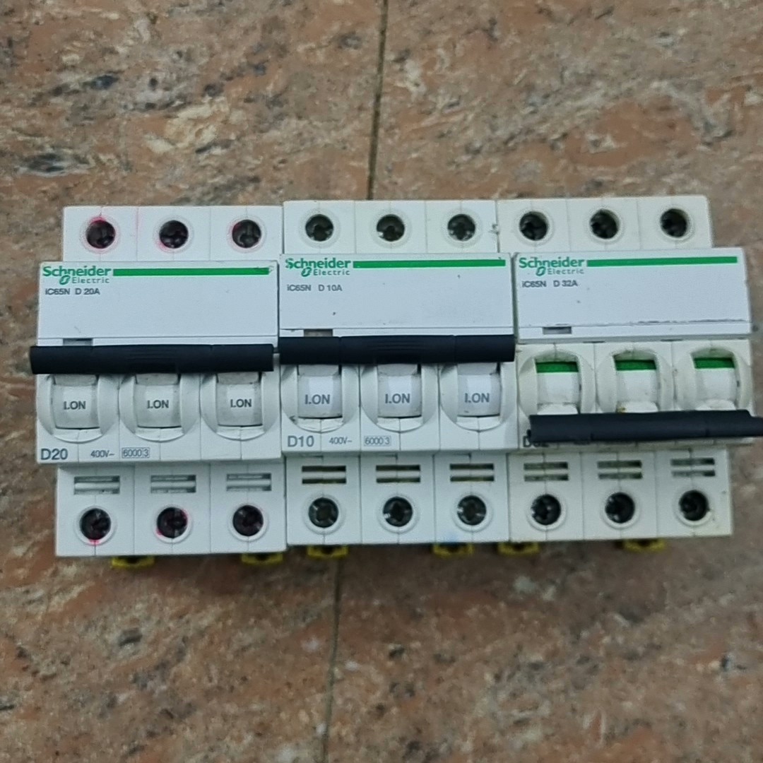 施耐德3p D型空气开关 ic65n 3pD32A D20A 备件/咨询