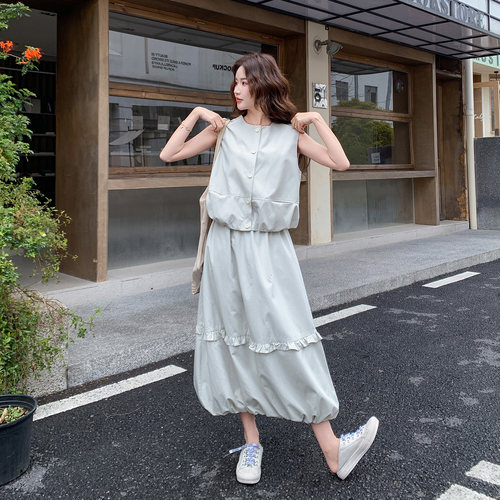 春季慵懒风马甲花苞裙两件套女