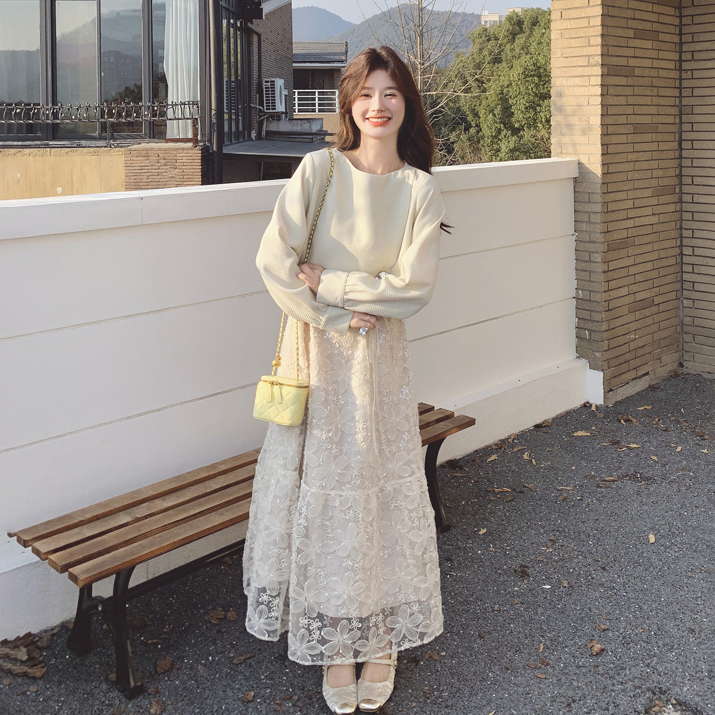 米色法式浪漫温柔风套装裙女2026春新款短款上衣提花半身裙两件套