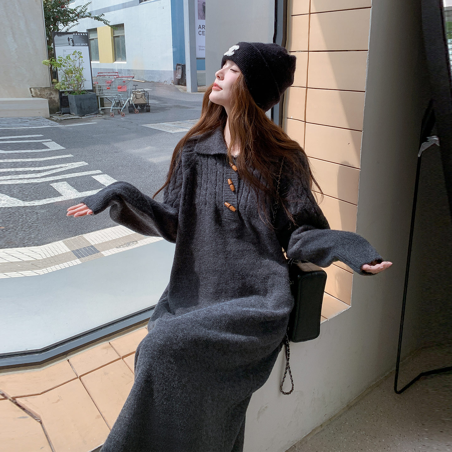 韩版休闲百搭慵懒风连衣裙女2026新款深灰色简约大气Polo领针织裙