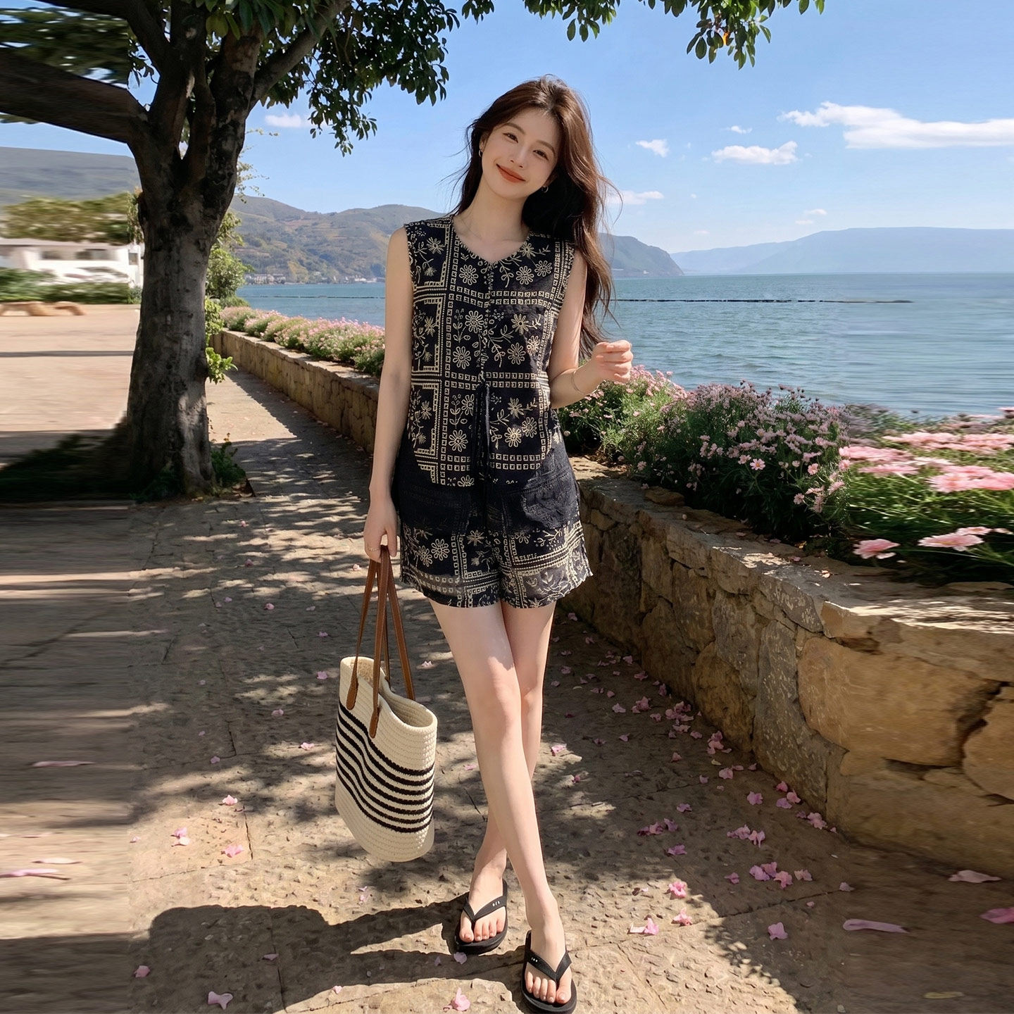 小众复古民族风旅游套装女2026新款印花V领无袖马甲短裤两件套夏
