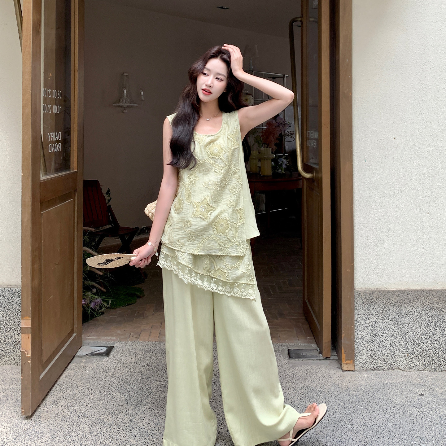夏季慵懒风蕾丝刺绣阔腿裤两件套