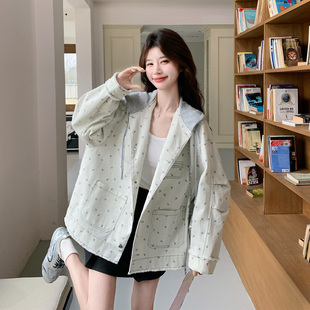 韩系休闲风时尚减龄碎花外套女2026初春新款撞色拼接连帽通勤上衣