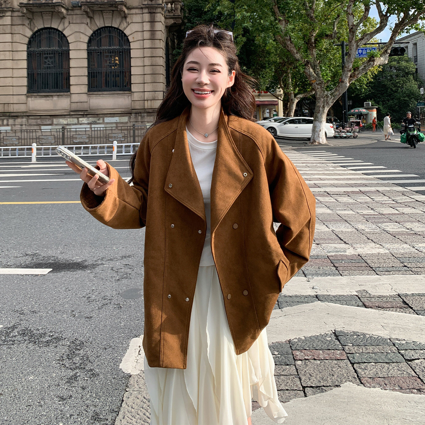 麂皮绒翻领短外套女棕色双排扣