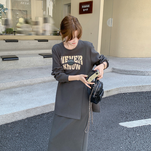 灰色慵懒风字母印花卫衣套装裙女2026春韩系宽松休闲半身裙两件套