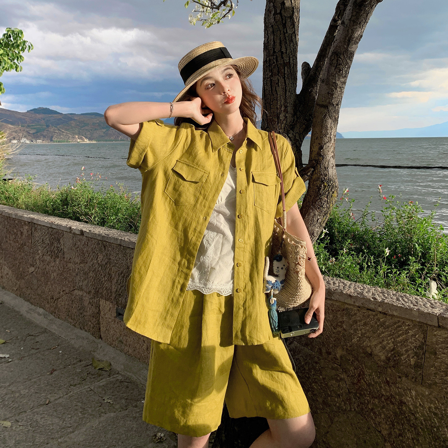 姜黄色松弛度假风小个子穿搭夏日慵懒风短袖衬衫短裤两件套2026