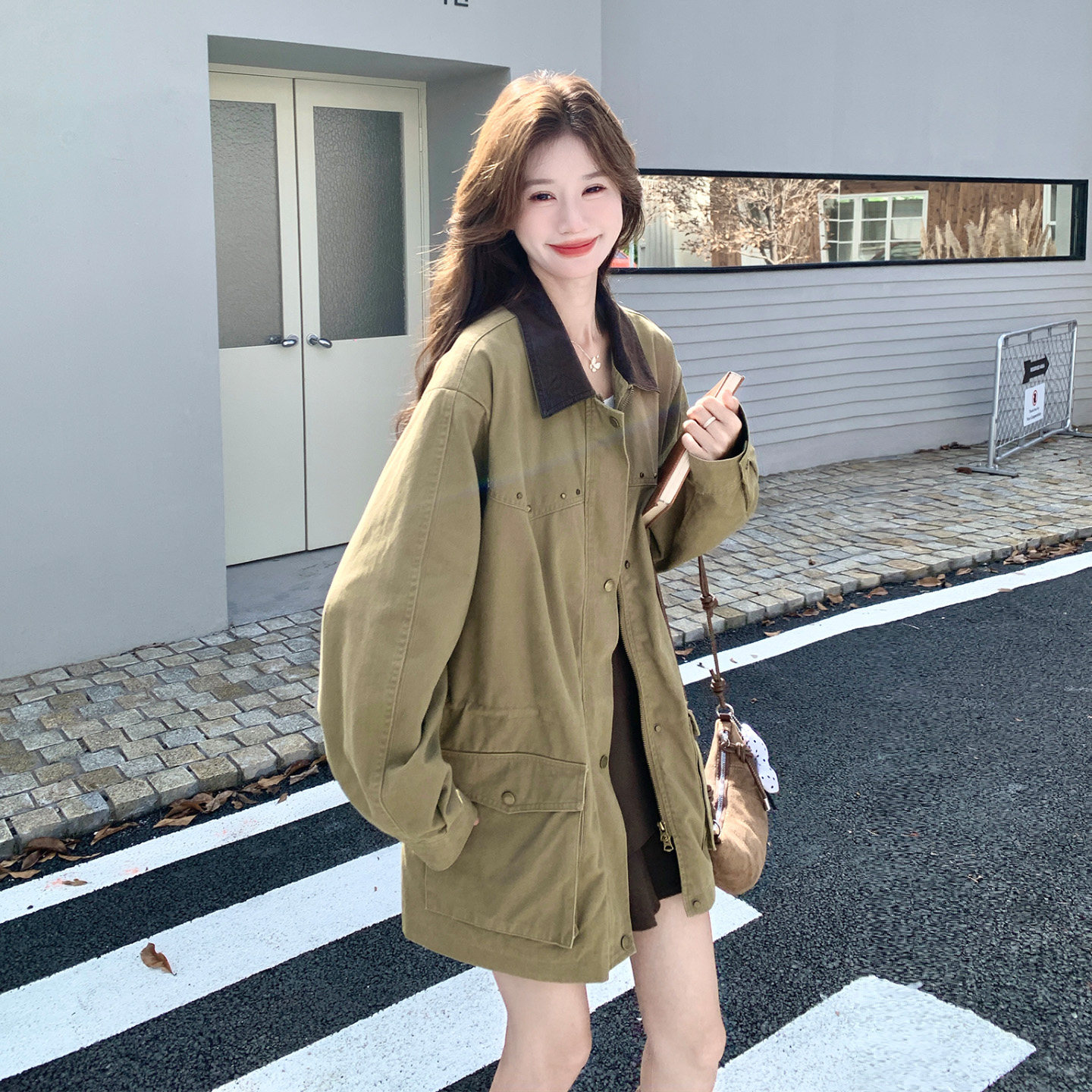 工装翻领多口袋显瘦短外套女