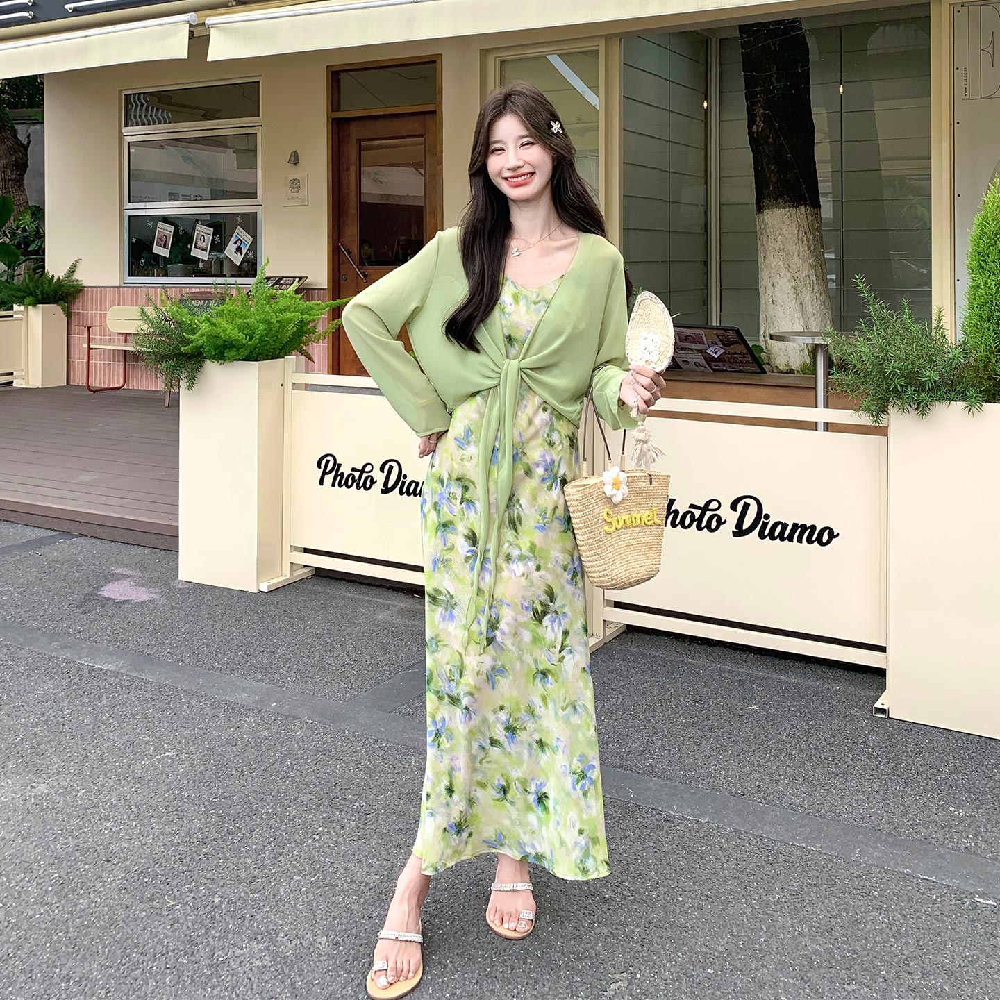 森系清新油画感碎花吊带裙套装女2026新款夏日系带防晒开衫两件套