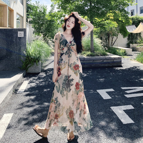 法式复古甜辣慵懒风连衣裙2026新款夏日绝美氛围感油画晕染碎花裙