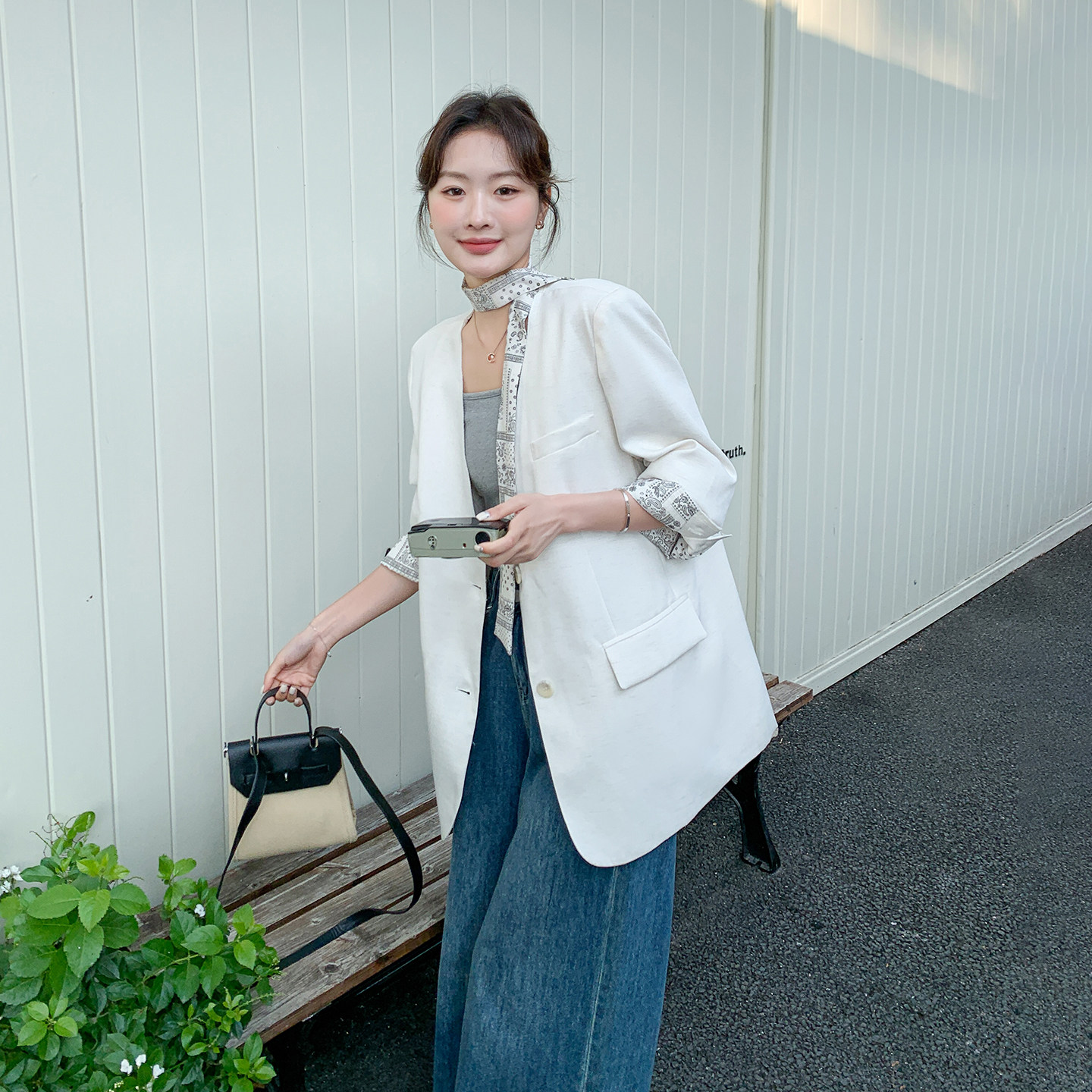 米白色气质高级感西装外套女2026春季新款轻职场穿搭休闲无领西服