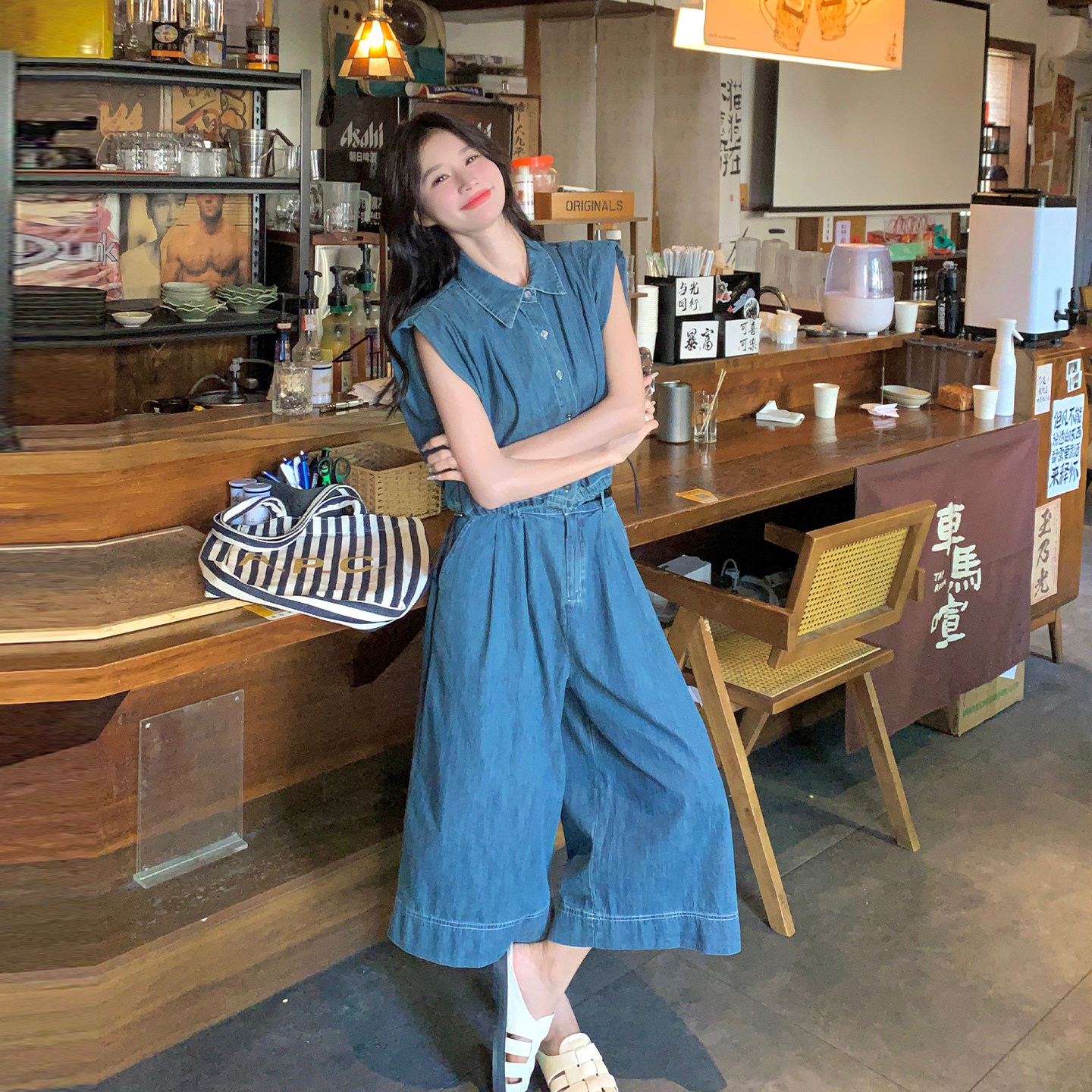 蓝色设计感休闲牛仔套装女2026初夏新款松弛无袖衬衫九分裤两件套
