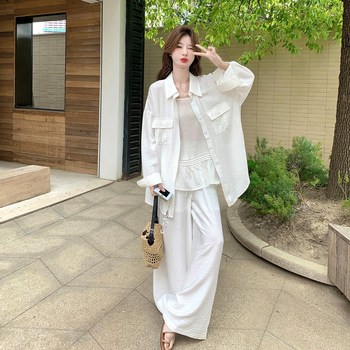 白色初夏出游穿搭套装女2026新款松弛感休闲衬衫吊带阔腿裤三件套