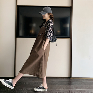 咖色韩系复古学院风背带连衣裙女2026春季新款撞色条纹T恤两件套
