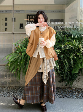 文艺范炸额时尚套装裙女春2026新款马甲绣花衬衫格子半身裙三件套