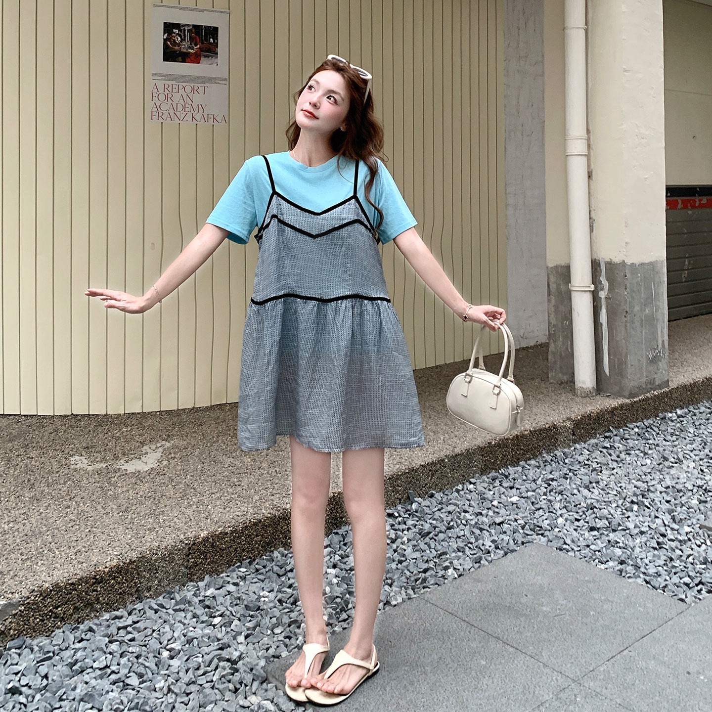 韩版小众休闲文艺风格纹吊带裙套装女2026新款极简短袖T恤两件套