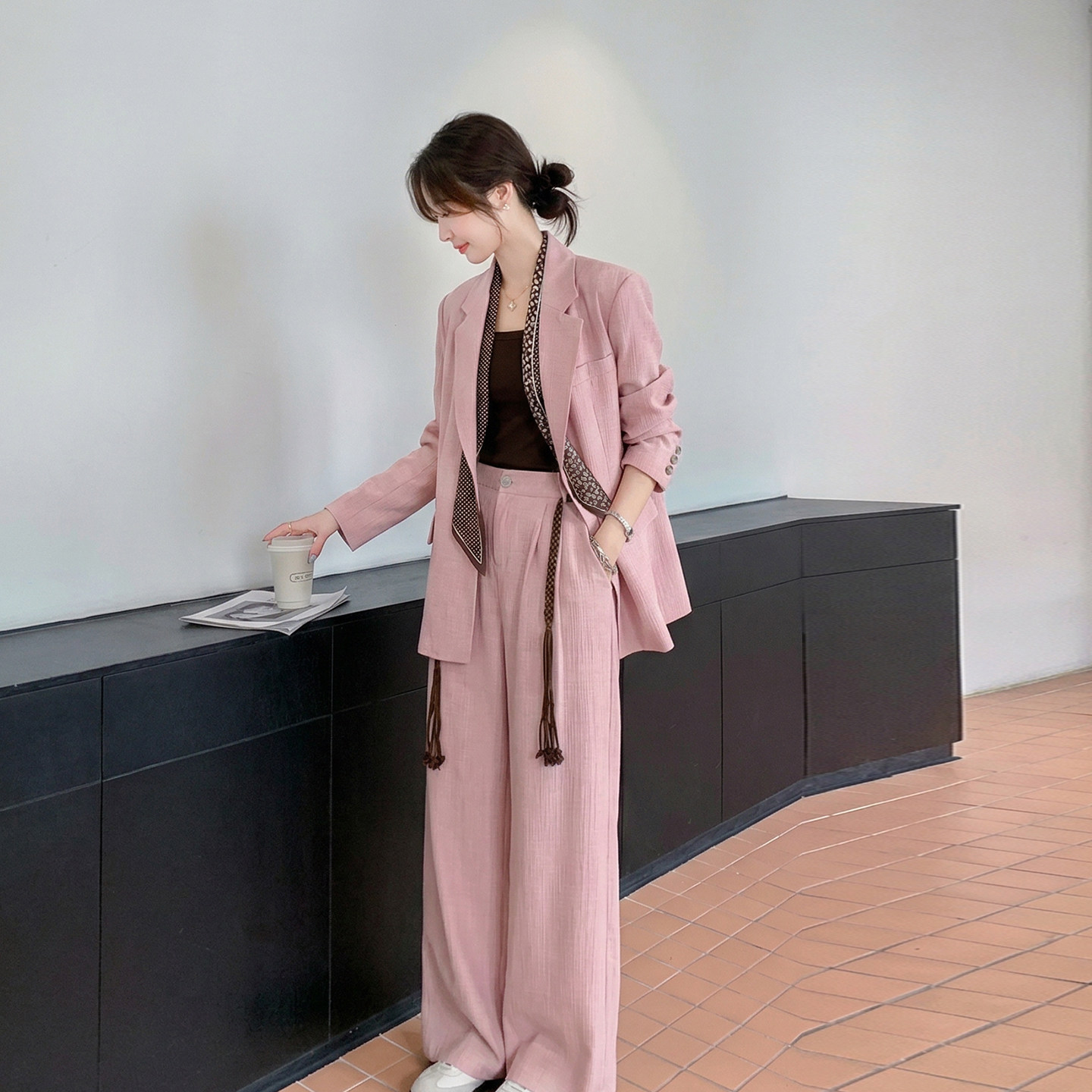 粉色韩系高级感气质套装女2026春新款时尚老钱风西装阔腿裤两件套