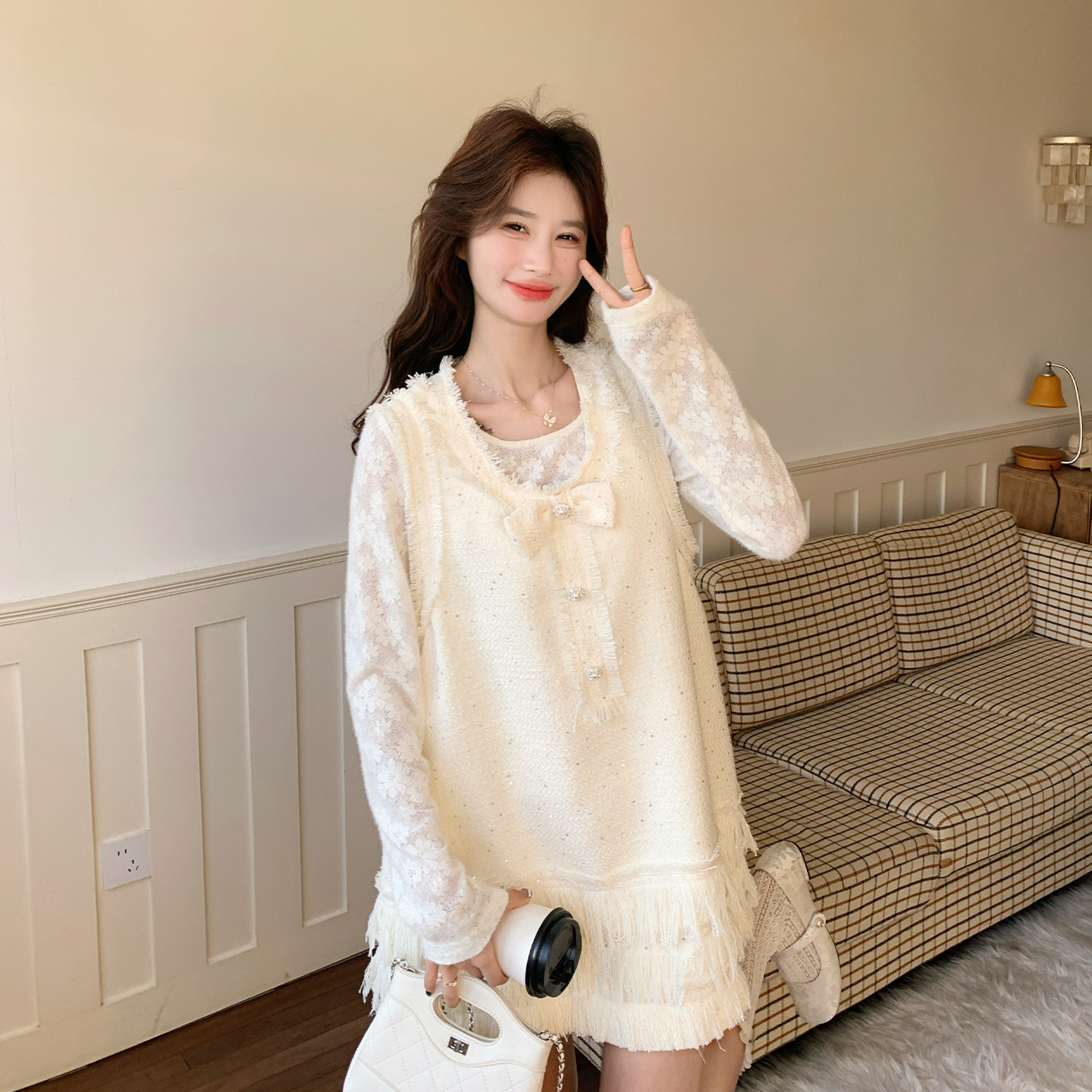 米白色流苏小香风背心连衣裙套装女2026春小个子减龄打底衫两件套