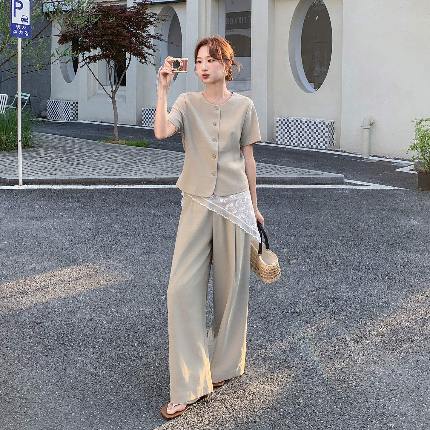 卡其色休闲松弛感夏日上班套装女2026新款气质上衣阔腿裤两件套