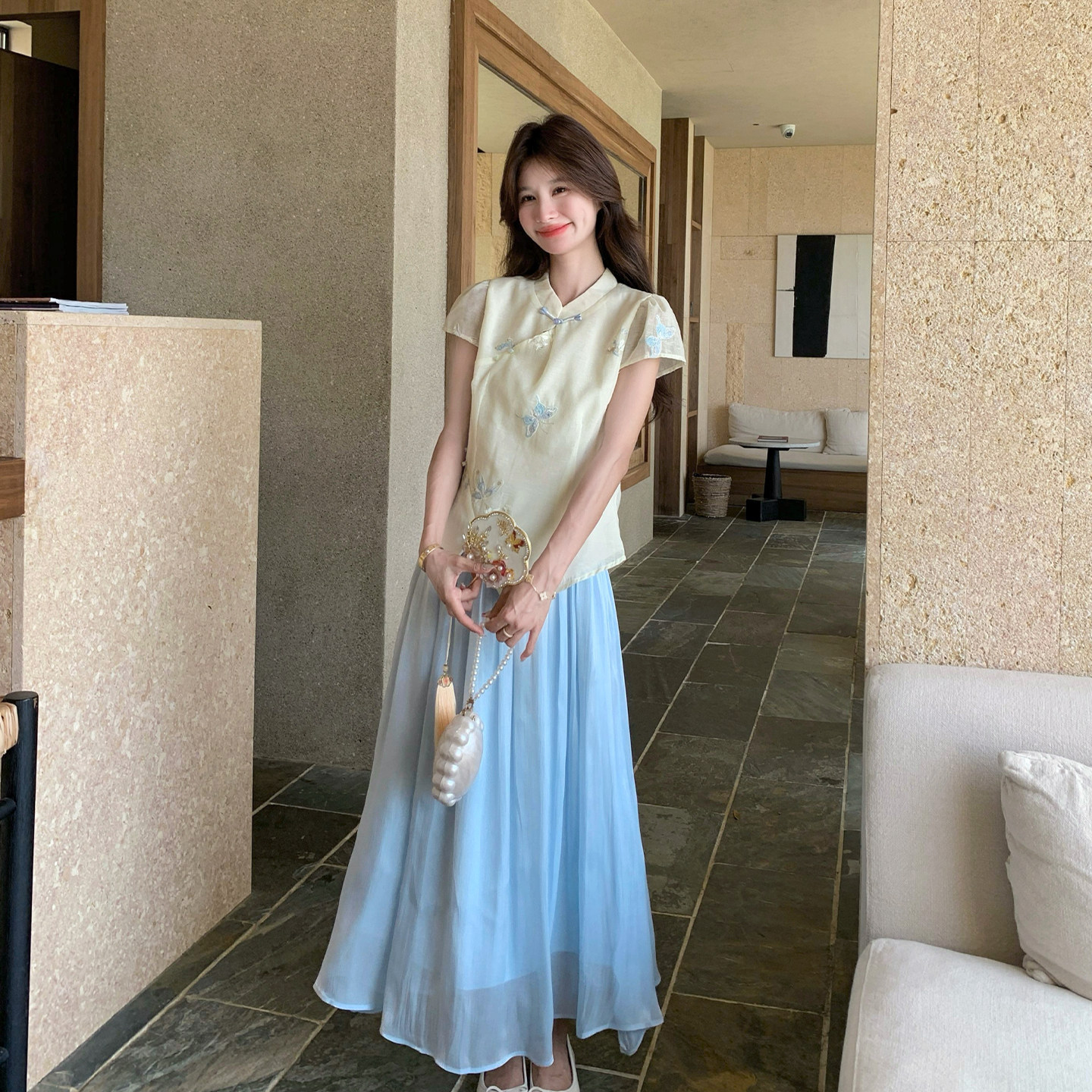 新中式俏皮少女感显瘦套装2026新款国风刺绣上衣半身裙两件套夏日