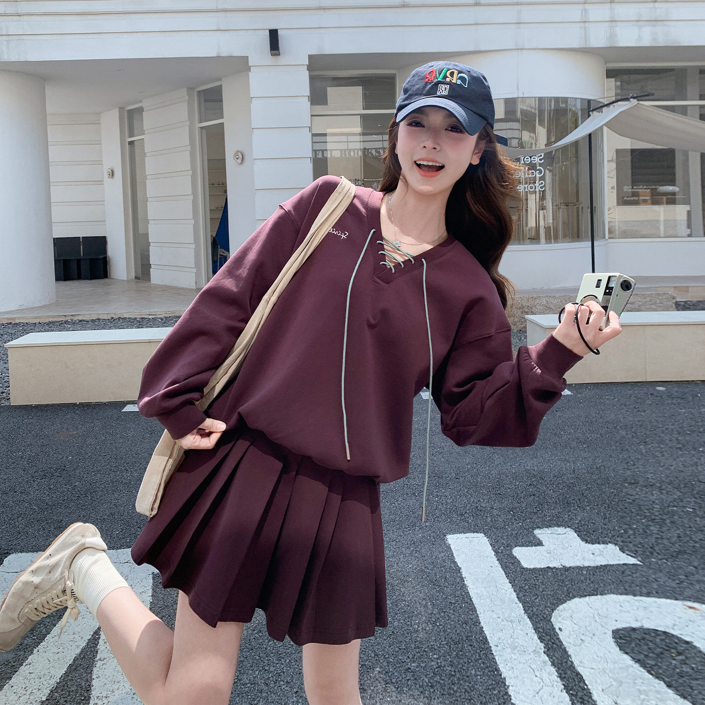 韩版休闲运动小个子套装女2026春新款V领系带卫衣百褶短裙两件套