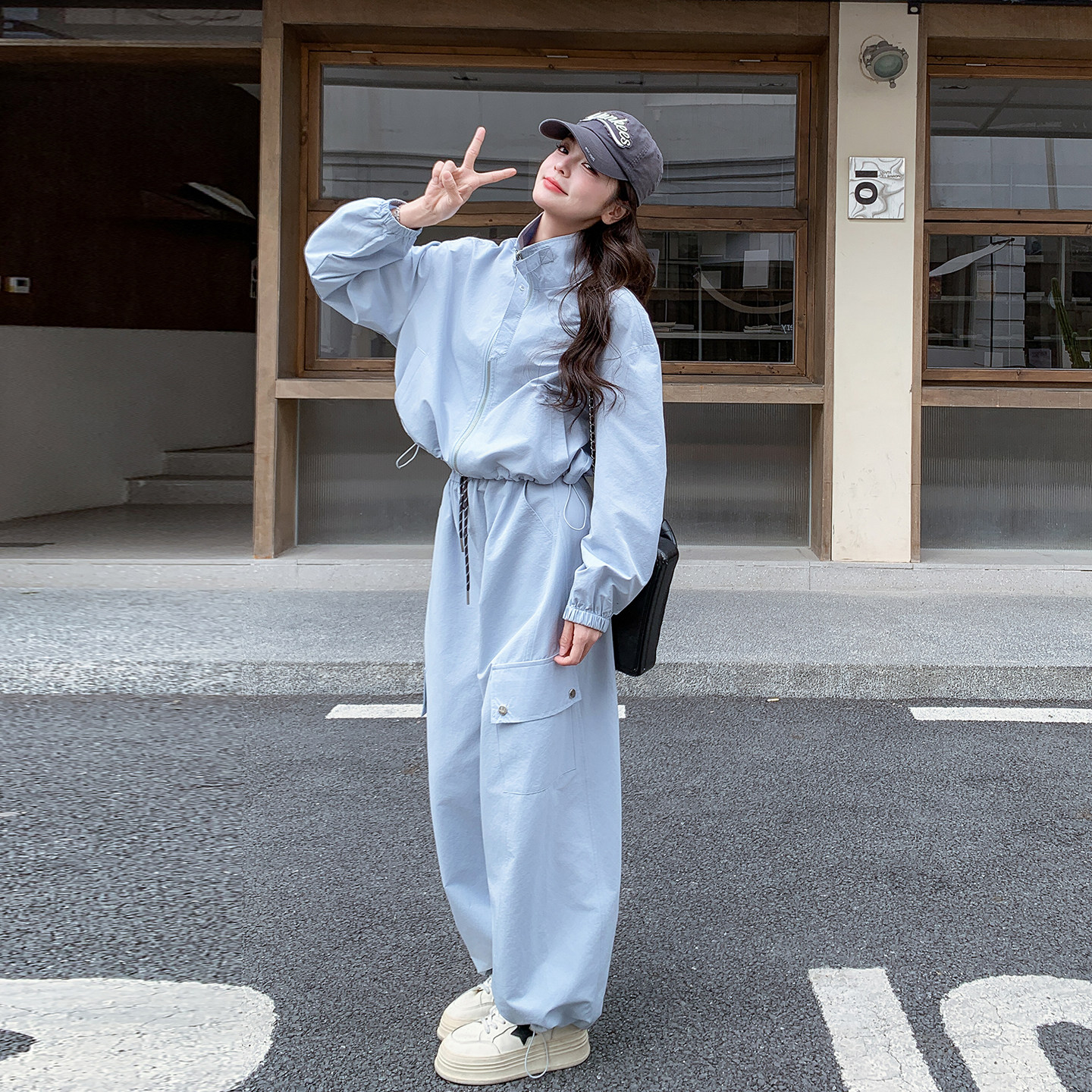 浅蓝色酷飒风休闲工装套装女短款抽绳上衣阔腿裤两件套2026春新款