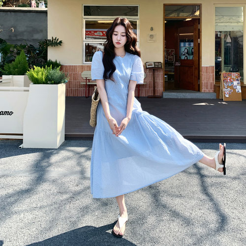 夏日温柔风蓝色泡泡袖显瘦连衣裙