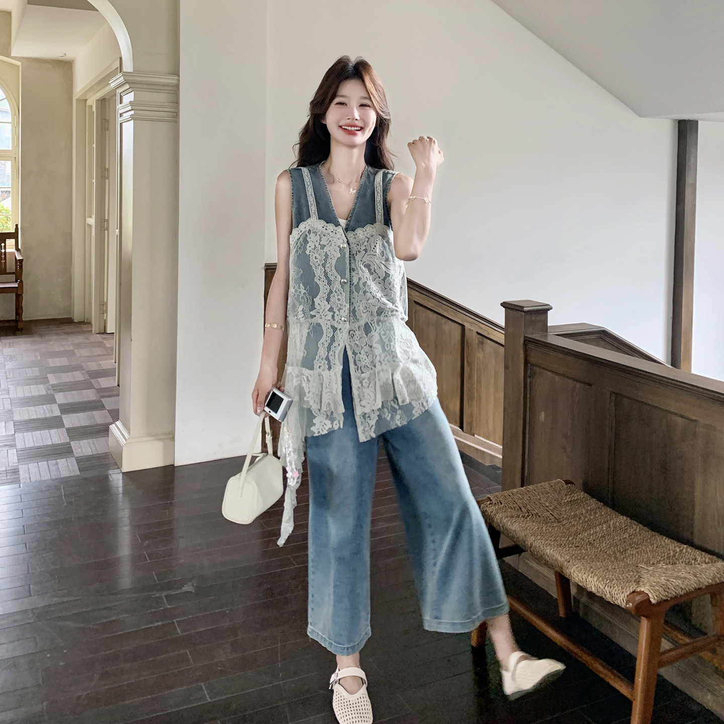 蓝色可盐可甜少女感牛仔套装夏蕾丝拼接马甲阔腿裤两件套2026新款
