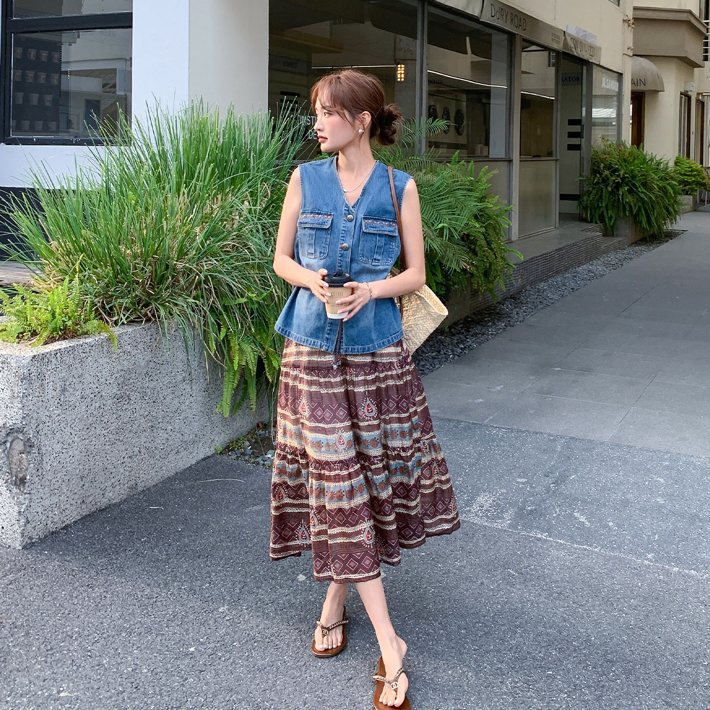 初夏御姐轻熟风穿搭套装女气质牛仔马甲印花半身裙两件套2026新款